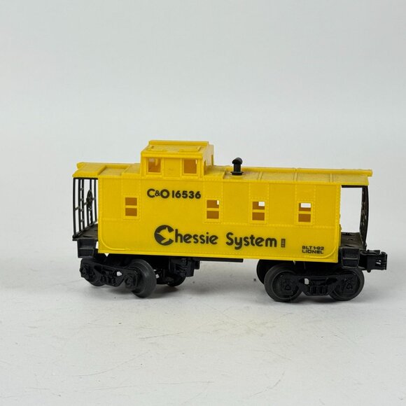 Chessie System C&O 16536 Lionel Caboose O Gauge Vintage Yellow Train Car - Picture 5 of 10